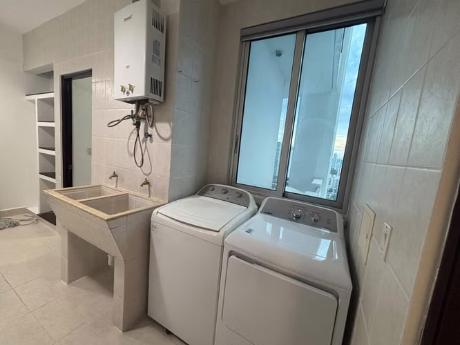  ¡LUJO, AMPLITUD Y VISTA AL MAR! APARTAMENTO EN ALQUILER – $2,500  - Imagen 8