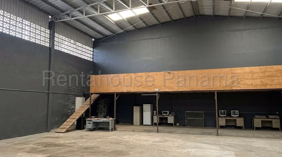 Alquiler de Galera en Pueblo Nuevo CCO - Imagen 7