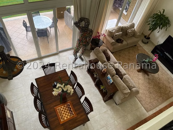 Venta de Casa con Línea blanca en Panama Pacifico Tucan Country Club EC
