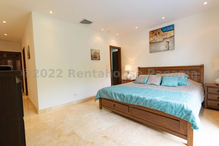 Venta de Casa con Línea blanca en Panama Pacifico Tucan Country Club EC
