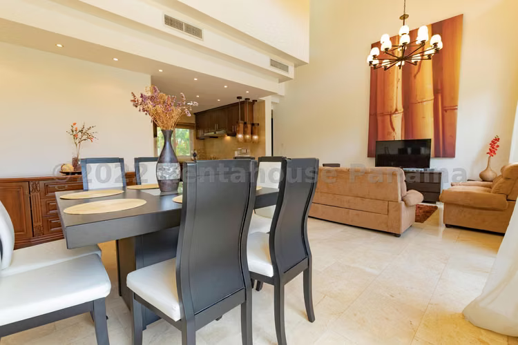 Venta de Casa con Línea blanca en Panama Pacifico Tucan Country Club EC
