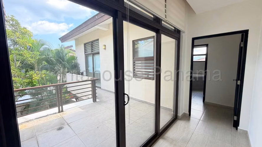 Venta de Casa con Línea blanca en Panama Pacifico Nativa EC