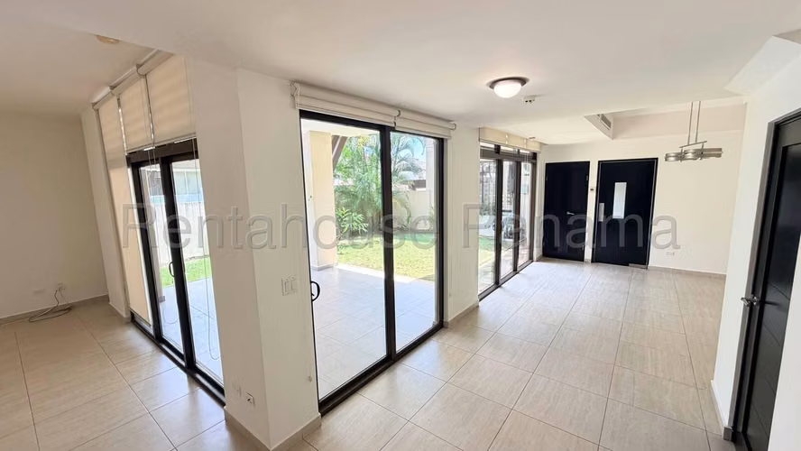 Venta de Casa con Línea blanca en Panama Pacifico Nativa EC