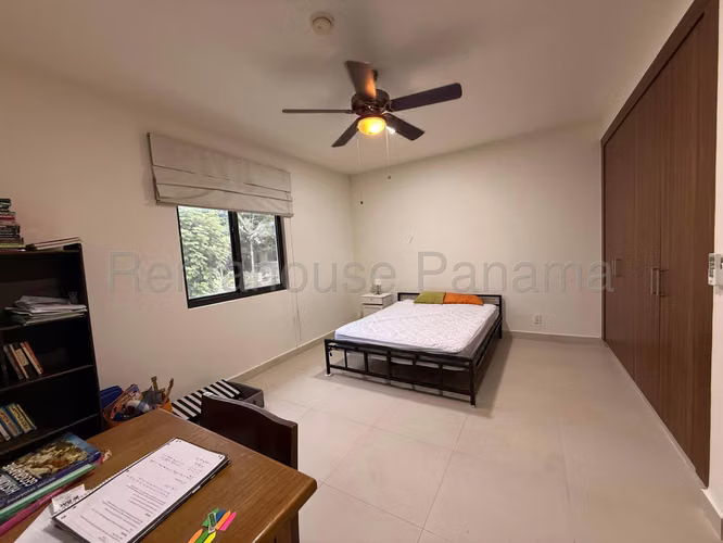 Venta de Casa con Línea blanca en Panama Pacifico River Valley EC