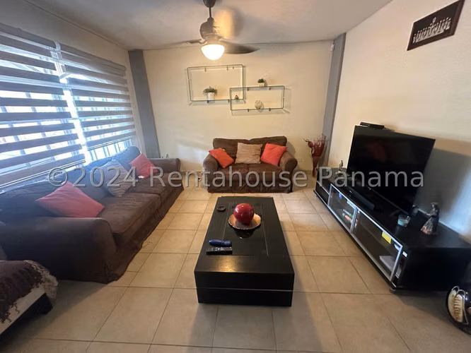 Venta de Casa en Villa Zaita Casa Villa Serena 345.87 Mts PD