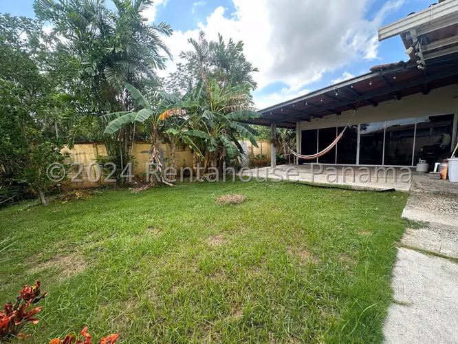 Venta de Casa en Villa Zaita Casa Villa Serena 345.87 Mts PD