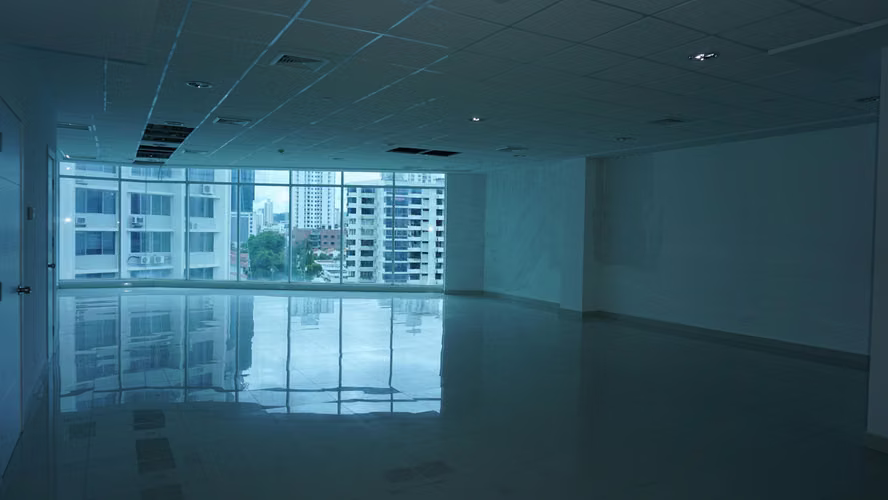 Alquilo Oficina de 78m2 en Via Brasil Street Mall 27-2602SRZ