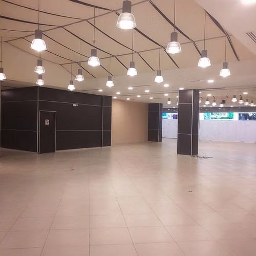 Albrook Mall. Pasillo del Delfin. Local 1198.94mts 8 locales $5,000,000.00neg - Imagen 1