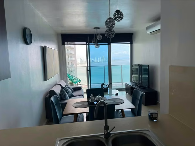 Alquiler PH Oasis On The Bay Piso Alto Vista al Mar Amob