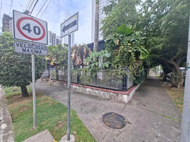 ALQUILER DE CASA COMERCIAL EN BELLA VISTA  - Imagen 10