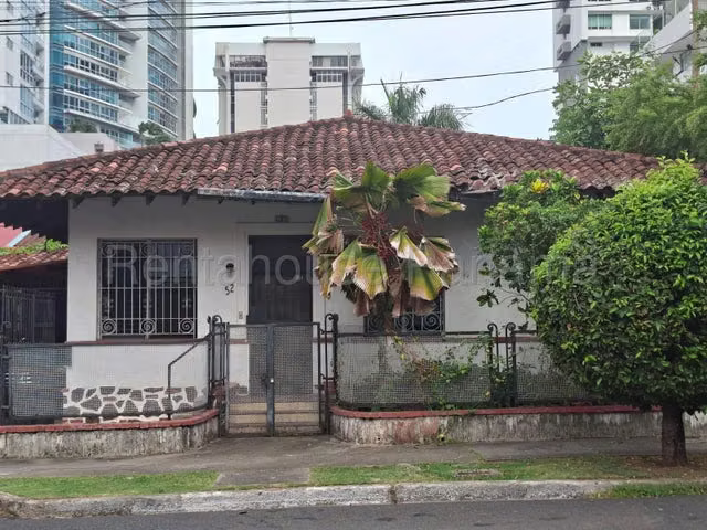 ALQUILER DE CASA COMERCIAL EN BELLA VISTA  - Imagen 11