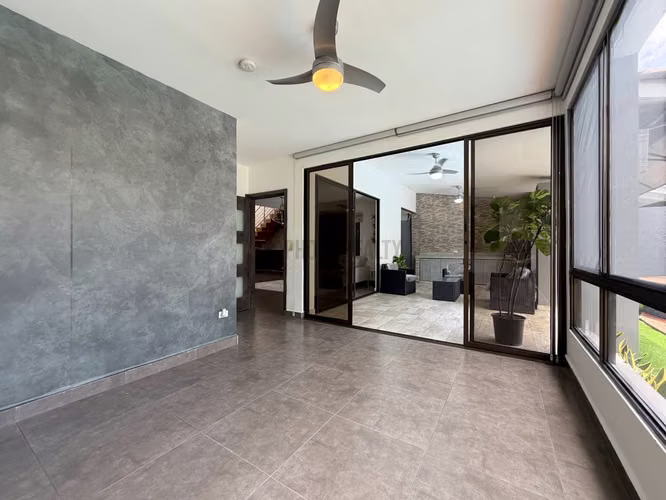 Casa Amoblada de 3 Recámaras en Alquiler en Condado del Rey – 383 m² con Piscina - Imagen 9
