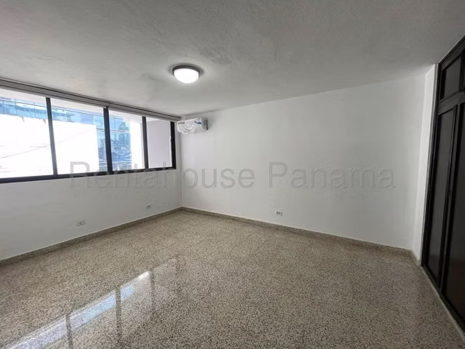 J2596GRR Alquiler de Apartamento en Obarrio 