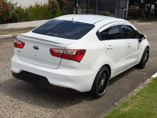KIA RIO AUTOMATICO 2017 - Imagen 5