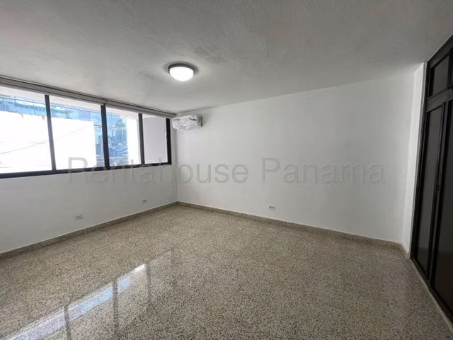 Se alquila apartamento de 201 mtas en Obarrio - Imagen 8
