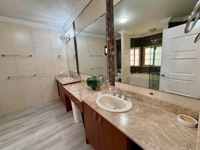  Casa Remodelada en El Doral, Costa Sur – 328 m² | GC - Imagen 15