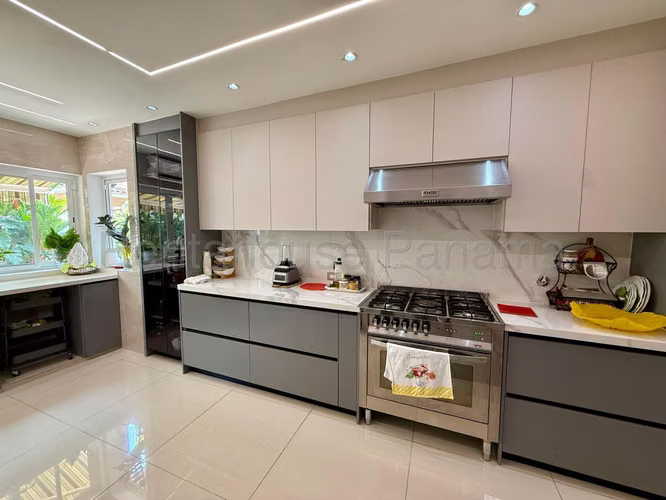  Casa Remodelada en El Doral, Costa Sur – 328 m² | GC - Imagen 7