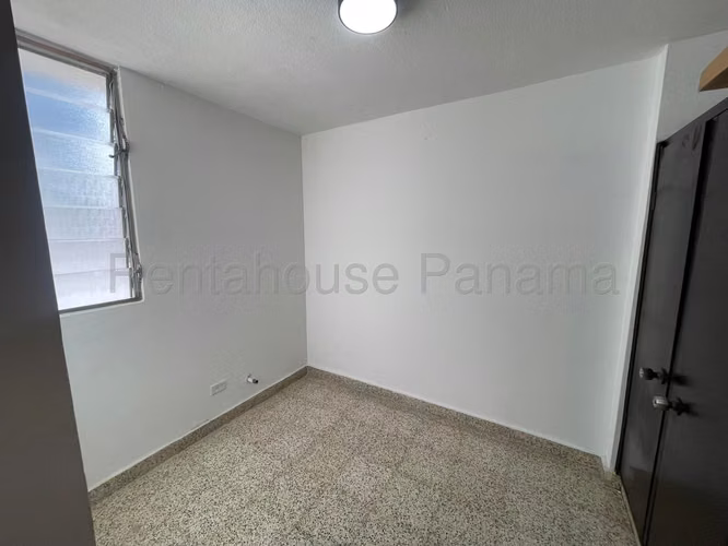 AMPLIO APARTAMENTO REMODELADO EN OBARRIO - 27YCG2596