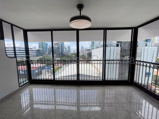 AMPLIO APARTAMENTO REMODELADO EN OBARRIO - 27YCG2596