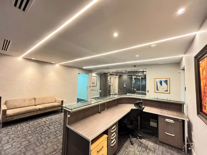 Alquiler oficina AMOBLADA 938 metros (Calle 50) PH Pan American Plaza - Imagen 5