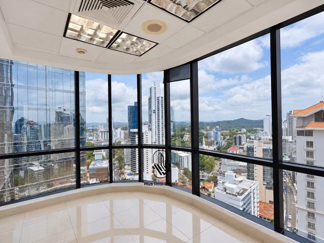 Oficina en Venta – Calle 50, Bella Vista | LH