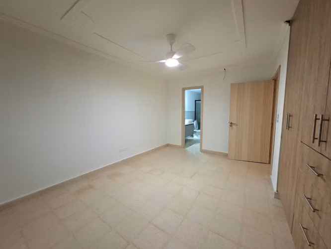 CASA EN VENTA REMODELADA / 3 NIVELES/ MIRAFLORES BETANIA / SOLO CLIENTES DIRECTOS
