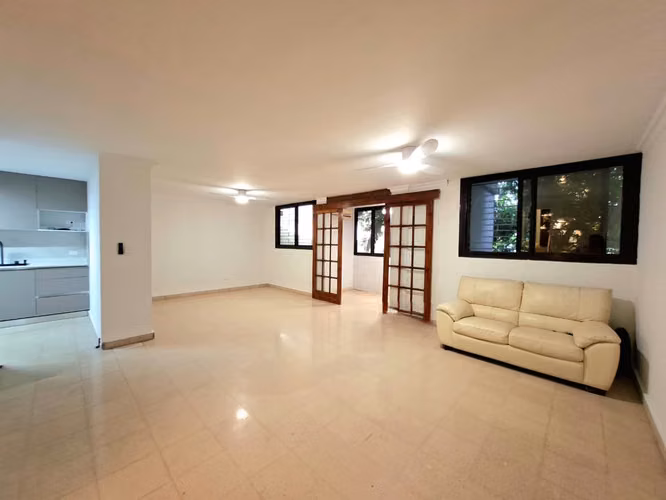 CASA EN VENTA REMODELADA / 3 NIVELES/ MIRAFLORES BETANIA / SOLO CLIENTES DIRECTOS