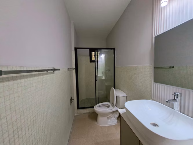 CASA EN VENTA REMODELADA / 3 NIVELES/ MIRAFLORES BETANIA / SOLO CLIENTES DIRECTOS
