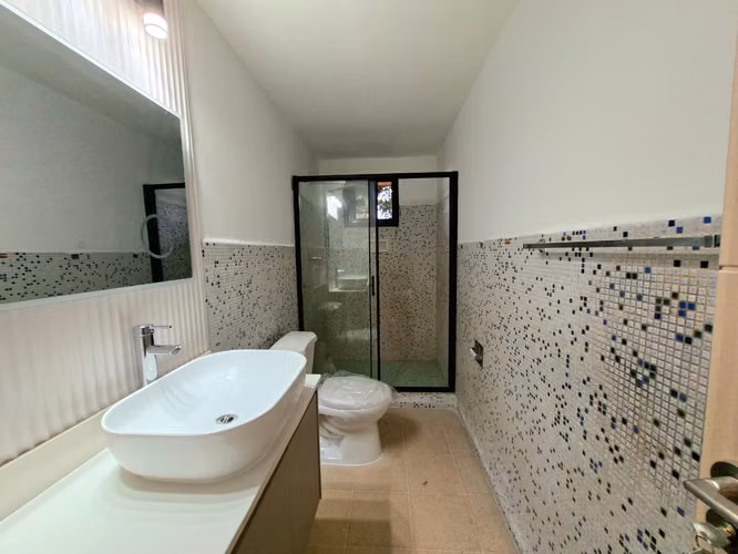 CASA EN VENTA REMODELADA / 3 NIVELES/ MIRAFLORES BETANIA / SOLO CLIENTES DIRECTOS