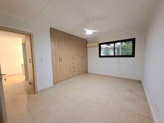 CASA EN VENTA REMODELADA / 3 NIVELES/ MIRAFLORES BETANIA / SOLO CLIENTES DIRECTOS
