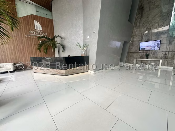 Se Vende Consultorio en Avenida Balboa GC24-3757