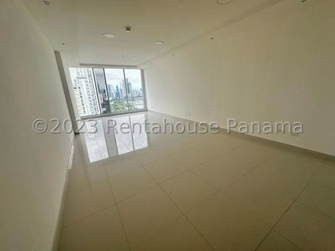 Se Vende Consultorio en Avenida Balboa GC24-3757