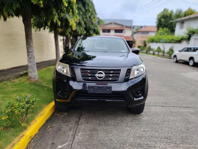 NISSAN NP MANUAL 4X4 NEGOCIABLE  - Imagen 2