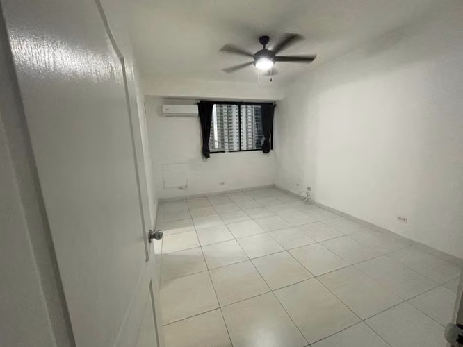 Alquiler de apartamento Consultorio Royal Center Marbella - Imagen 6
