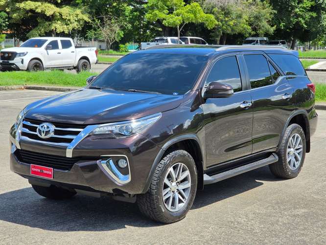 TOYOTA FORTUNER 2019 $30,900