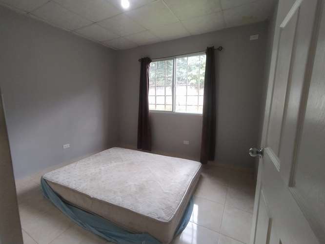 Se alquila casa en Villa Verona 24 de Diciembre KC - Imagen 9