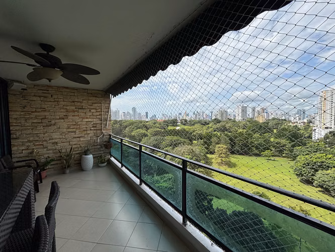 Spacious apartment in PH Wellington Court, High Golf