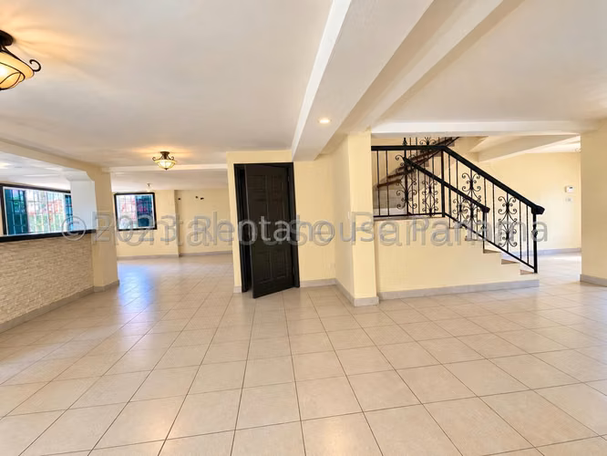 Se Vende Casa en Albrook MDV27-1082