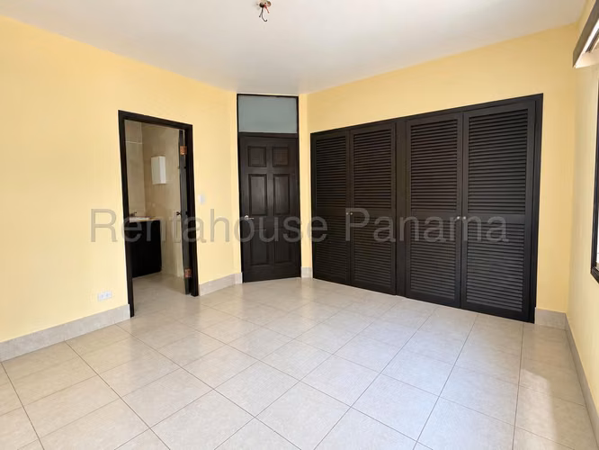 Se Vende Casa en Albrook MDV27-1082