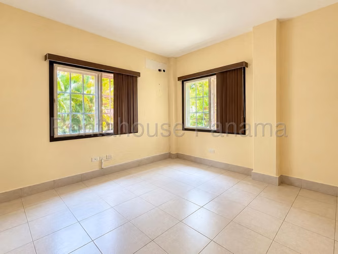 Se Vende Casa en Albrook MDV27-1082