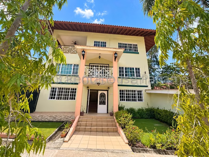 Se Vende Casa en Albrook MDV27-1082