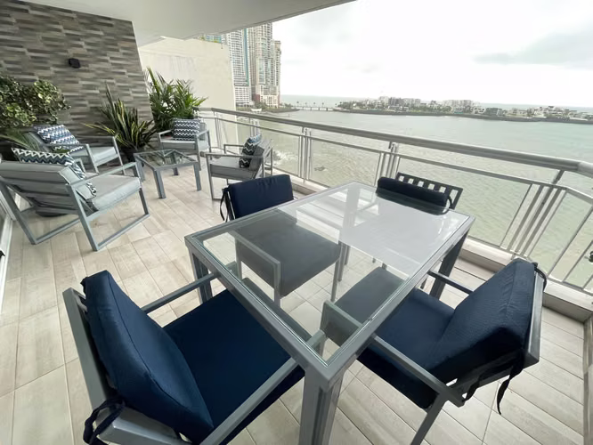 Venta de apartamento en Punta Paitilla amoblado