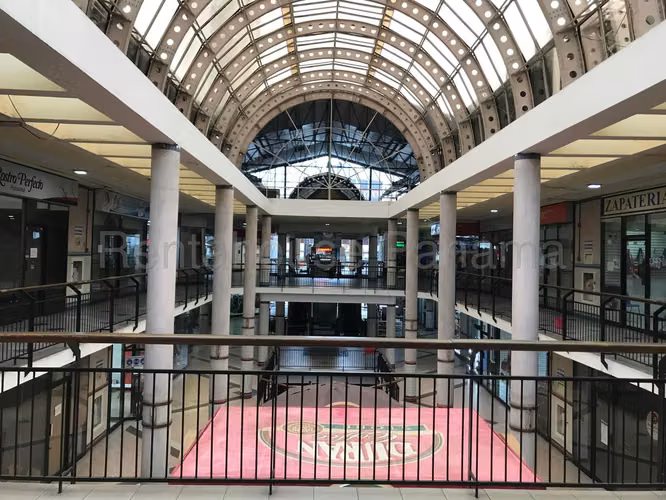 Venta de Amplio Local comercial en Via España 27*2583mfk