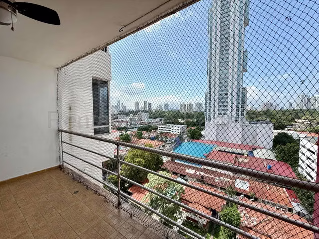 Venta de apartamento en San Francisco, de 3 habitaciones y 2 baños, cuarto y baño de servicio