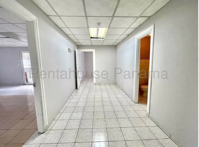 Galera en venta Parque Lefevre 27-1993 MMM