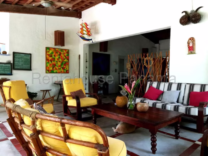 House for sale in Playa Blanca house Farallon EC
