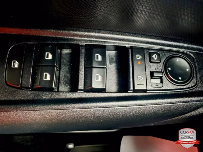 Kia Sonet 2025 Automática EM2668 - Imagen 12