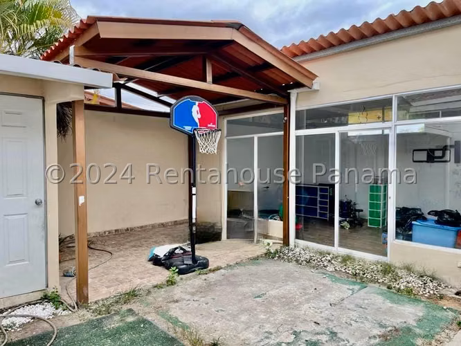 Venta de Casa en Brisas Del Golf KC