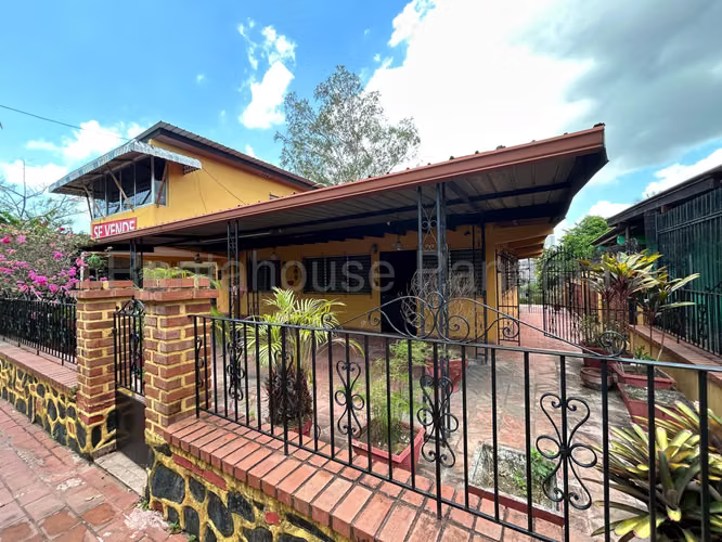 Venta de Casa en Betania 586.50 Mts PD