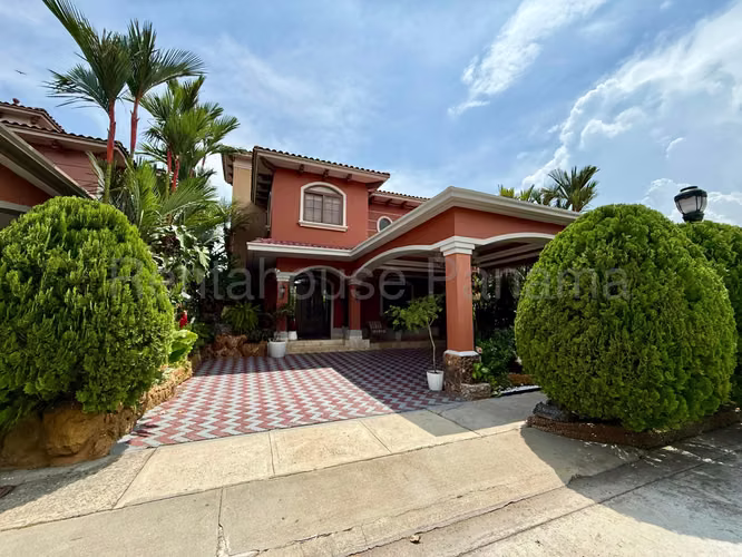 Casa en Venta en Costa Sur 328 m² LR